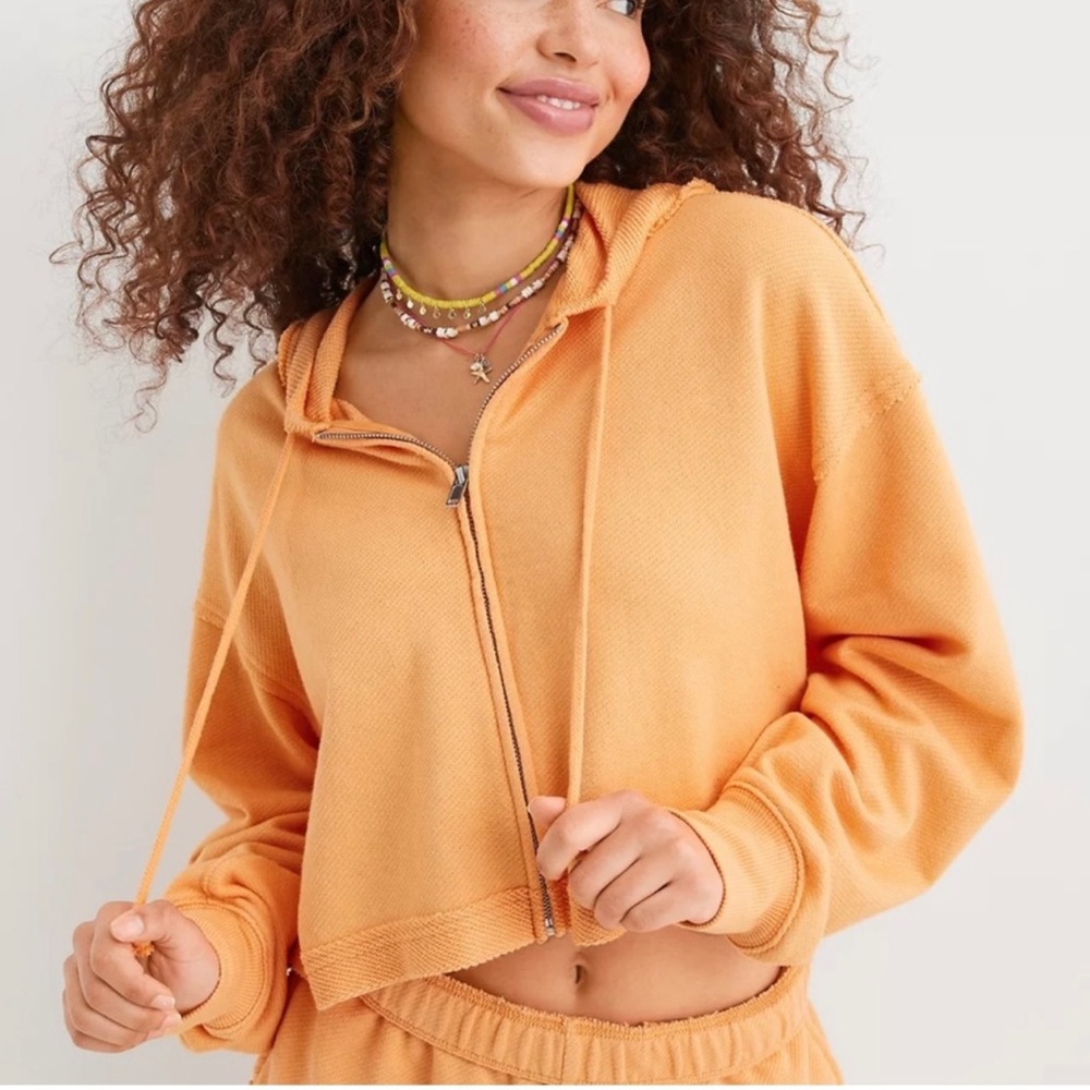 Aerie Beach Party Cropped Hoodie! Size small Sold out online!